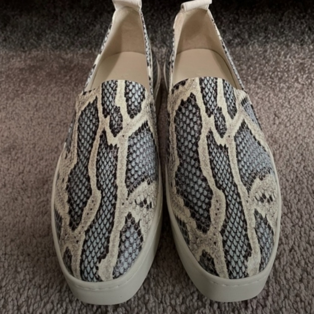New❣️ VINCE Saxon 2 Slip On Sneaker